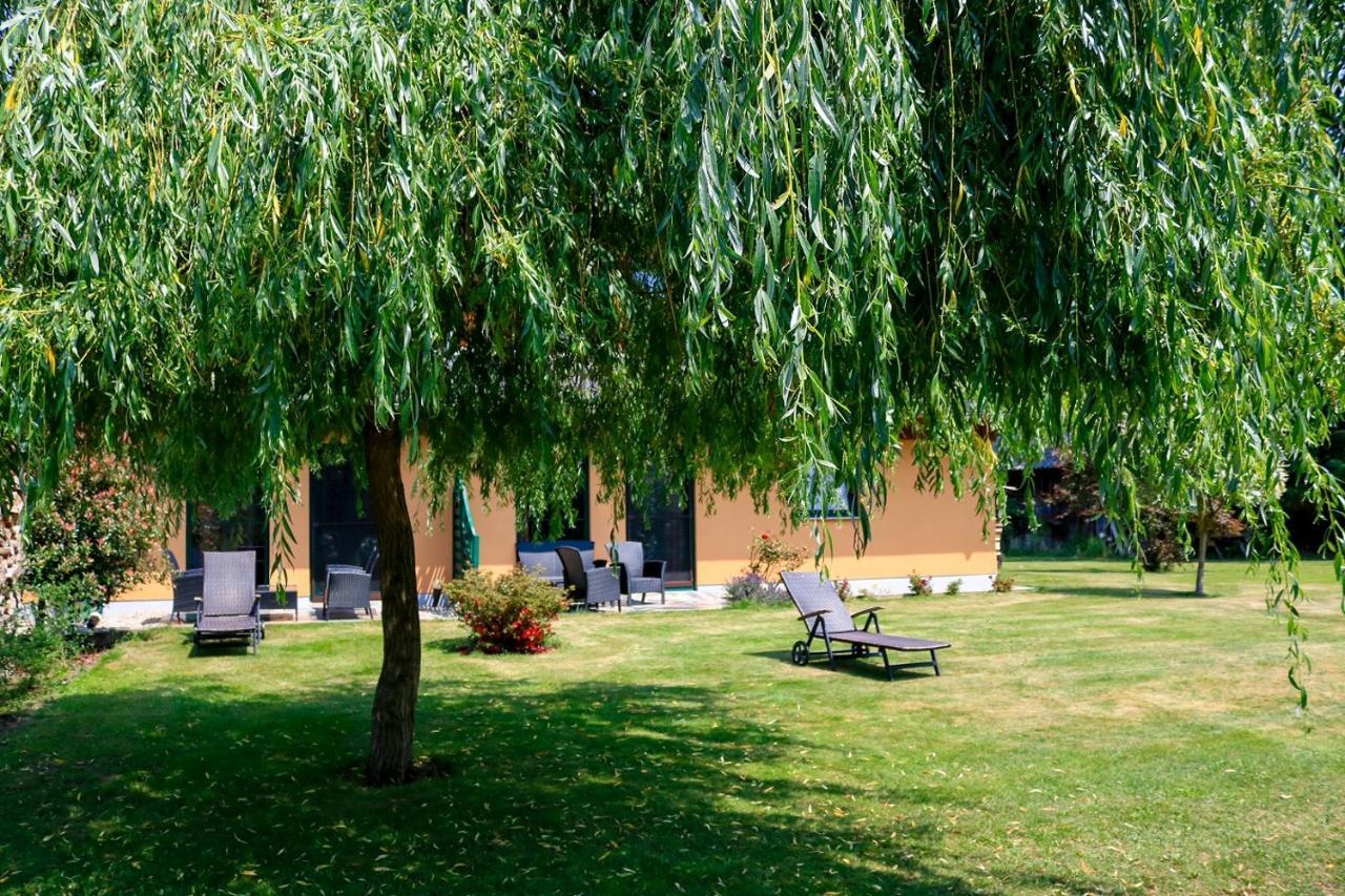 Gasthaus & Pension Am Kurfuerstendamm بورغ المظهر الخارجي الصورة